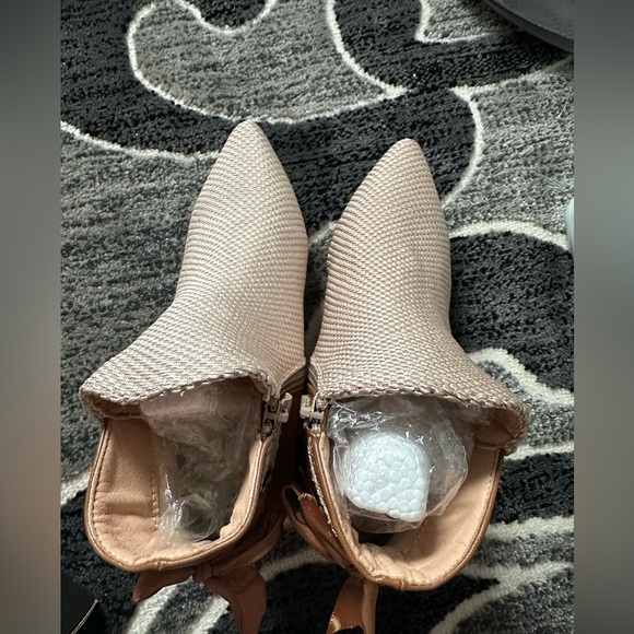 boots - Picture 3 of 7